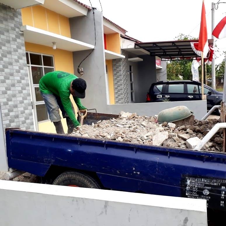 Pembuangan puing proyek
